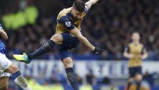 "Старата госпожа" хлътна по Жиру?