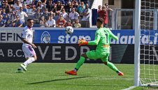 Изненада в Италия! Аталанта се издъни у дома