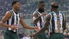 Везенков вкара 6 точки в драмата с ПАО