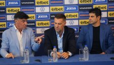 Голям сюрприз! Кръстаич шокира Боби Михайлов и БФС