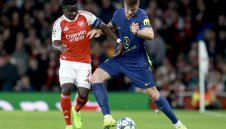 Арсенал на крачка от нов мегадоговор с Букайо Сака