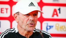 Как работи Стойчо Младенов? Пардю няма никаква представа