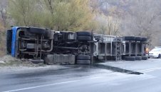 Катастрофа с тир: Ивайло Стоянов участва в спасяването на шофьор