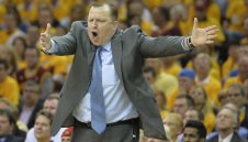 Чикаго Булс уволни треньора