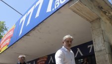 Станахме свидетели на пошъл политически цирк, но Левски няма да фалира