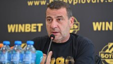 Босът на Ботев Пловдив: Българският футбол няма как да се развива с тези тв права