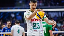 Блестящ Алекс Николов и новият му ирански клуб ще играят на финал в Шампионската лига