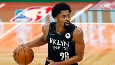 Езерняците подписаха с опитен гард до края на сезона