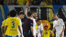 Съдията на мадридското дерби често гони играчи на Реал