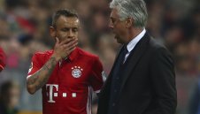 Барса си хареса застаряващ бек на Байерн