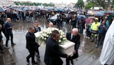 Смело сърце: Хиляди изпратиха в дъжда големия Алекс Занарди