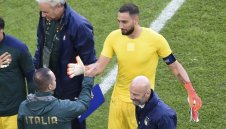 "Златна топка" за вратари: Вижте конкурентите на Донарума