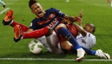 Барса опря до Фильо, сменя бекове със Севиля