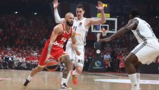 Везенков и Олимпиакос тръгнаха ударно срещу Реал