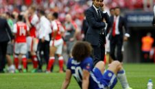 Челси потушава гнева на Конте с 200 млн. паунда