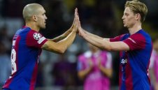 Ман Юнатед пита за трима от Барса 