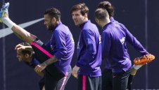 Алвеш призова Барса да си върне Меси