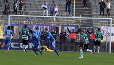 Митрев и Яблонски спасиха Левски от удавяне срещу "морето" + ВИДЕО