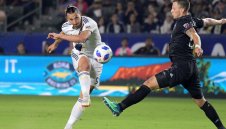 Великан! Ибракадабра изригна с първи хеттрик за Галакси + ВИДЕО