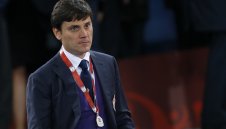 Монтела "сръчка" шефовете си: Дайте ми пари или...