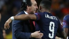 Арсенал предлага нови и подобрени договори на Лаказет и Обамеянг