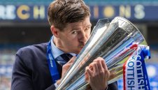 Легенда на Ливърпул отсвири рекордьор по титли