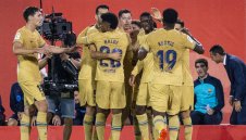 Кой друг, ако не той? Левандовски пак дърпа Барса напред