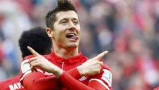 Левандовски закова 100 гола за Байерн