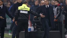 Манчини изгоря за един мач за псувни към съдия