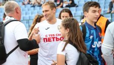 Стилиян Петров дарява над милион след "Мача на надеждата"