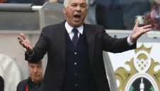 Карлето се вбеси: Спахме цяло първо полувреме, ще режа глави!