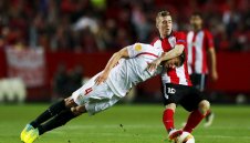 Севиля оцеля след драма с дузпи