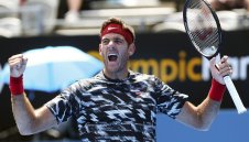 Дел Потро се завърна на корта с победа