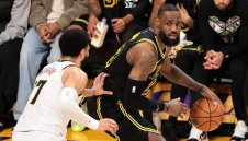 ЛеБрон поведе Лейкърс към голям обрат