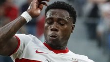 Пласира наркотици? Промес е под домашен арест в Дубай