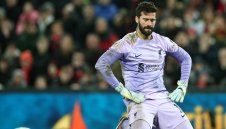 Ливърпул се предаде в борбата за Топ 4