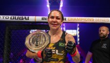 Крис Сайборг спечели супербитката с Лариса Пачеко