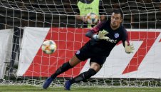 Ники Михайлов остава резерва, Иван Караджов ще е титуляр за България