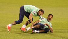 Секси бразилка подкрепя бившия на световното + СНИМКИ