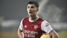 Защитник преподписа с Арсенал