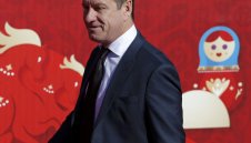 Селекционерът Дунга е магаре