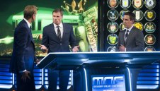 Карагър облича фланелката на Манчестър Юнайтед