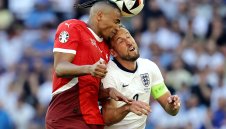 Всеки съперник се моли Кейн да не играе