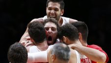 „Марка“: Да живее Ес-ПАУ-ня!