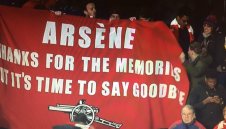 В Туитър изригнаха: Венгер, отивай си!