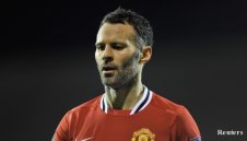 Бившата любовница на Гигс иска да се събере с брат му
