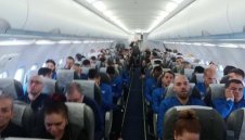 Ненужни: Божката и Полачек не се качиха на самолета за Кипър