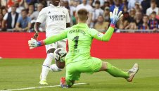 "Дантела"? Барса е "бетон" в защита