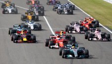 Ферари отново закопа Фетел, Хамилтън печели на „Сузука”