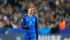 Франция с неприятен удар, Гризман се контузи